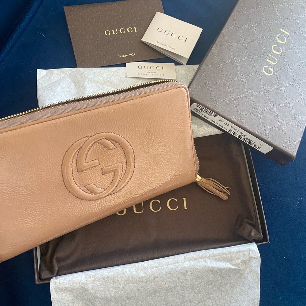 Authentic GUCCI Soho Patent Leather Long Wallet